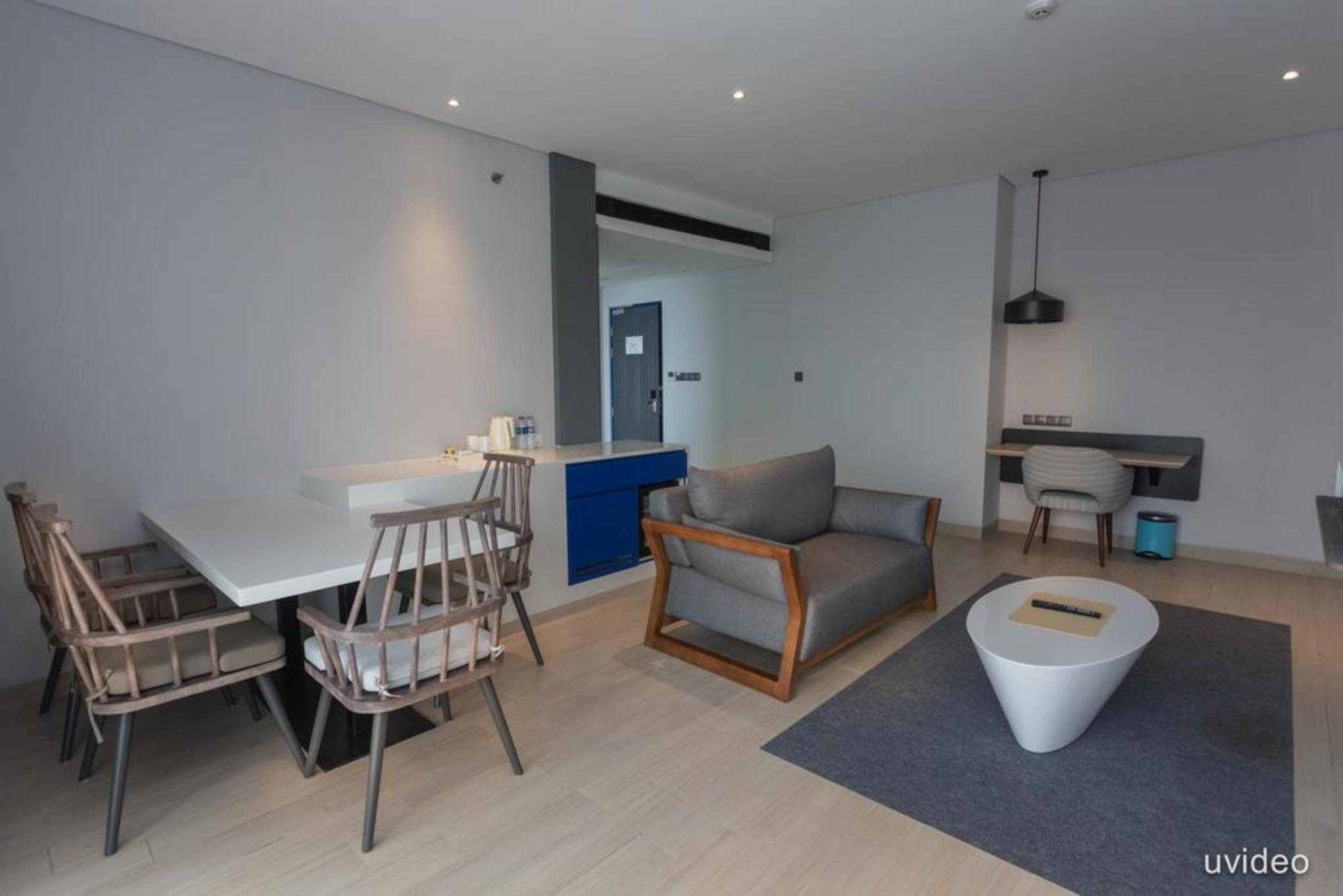 Ibis Styles Batam Nagoya Hotel Exterior photo