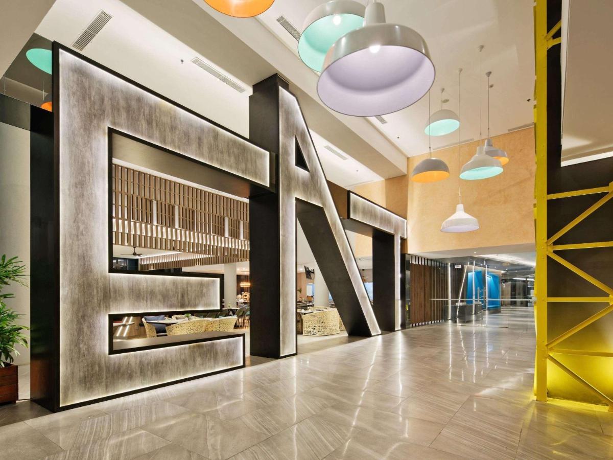 Ibis Styles Batam Nagoya Hotel Exterior photo