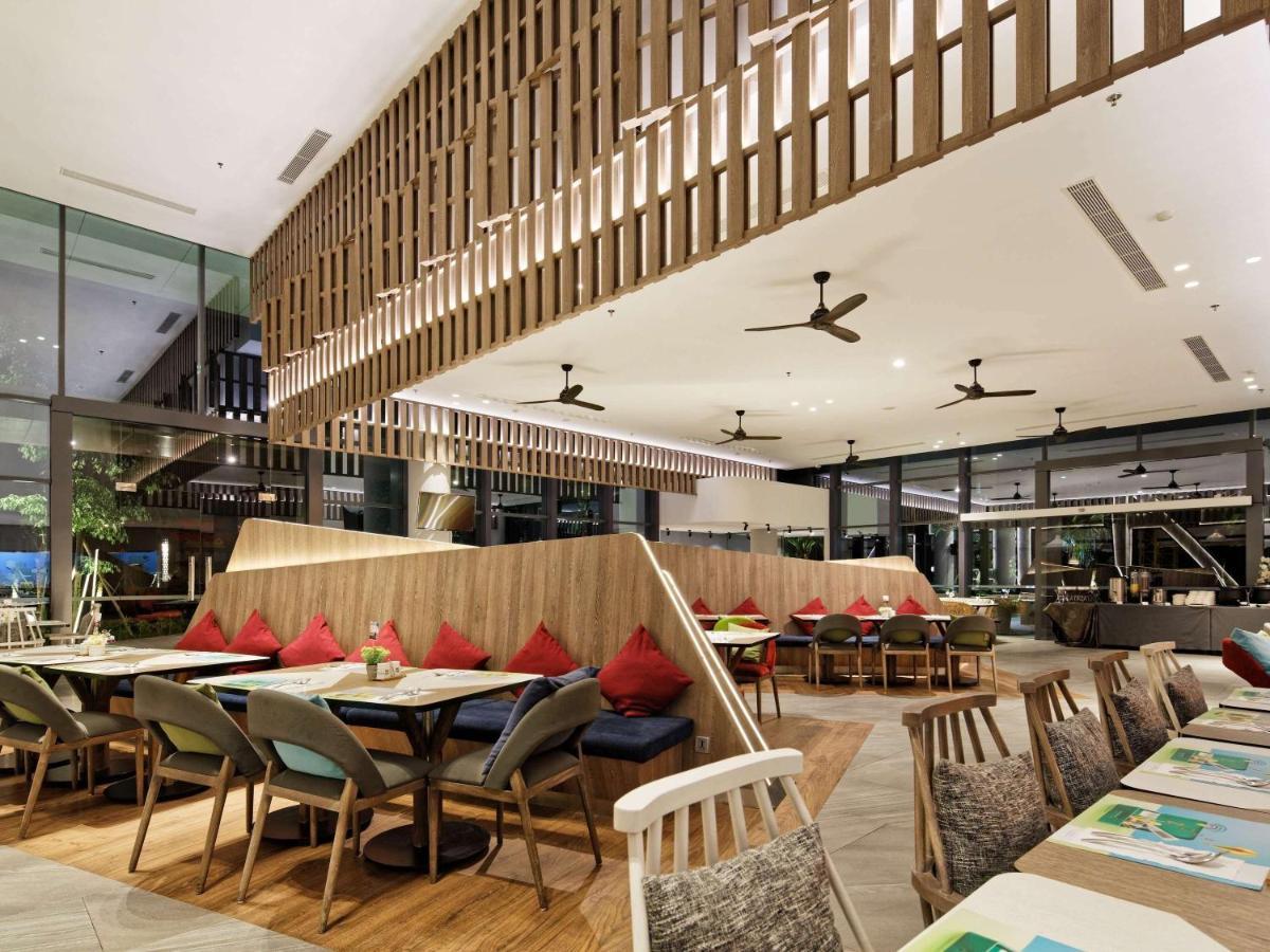 Ibis Styles Batam Nagoya Hotel Exterior photo
