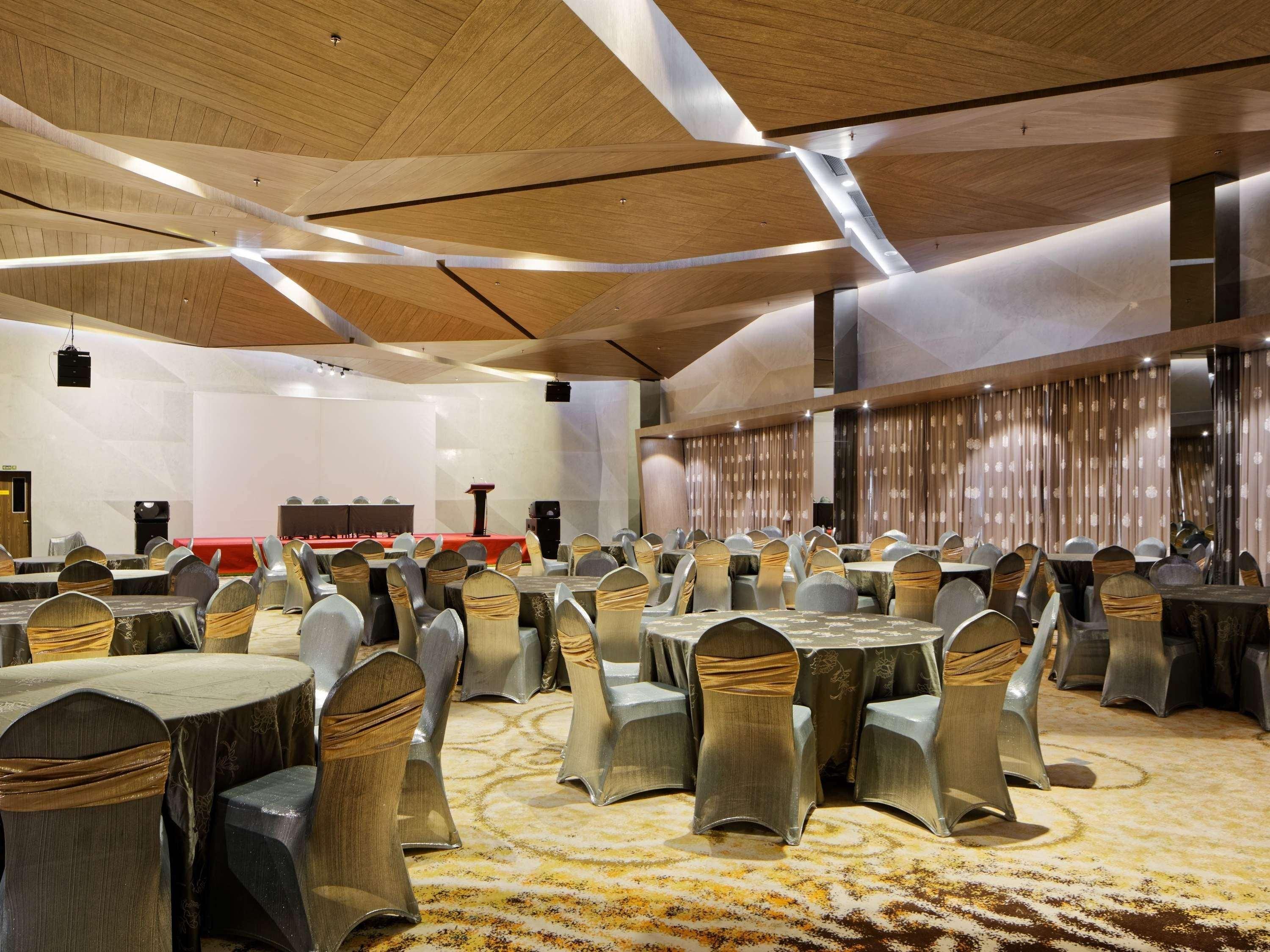 Ibis Styles Batam Nagoya Hotel Exterior photo