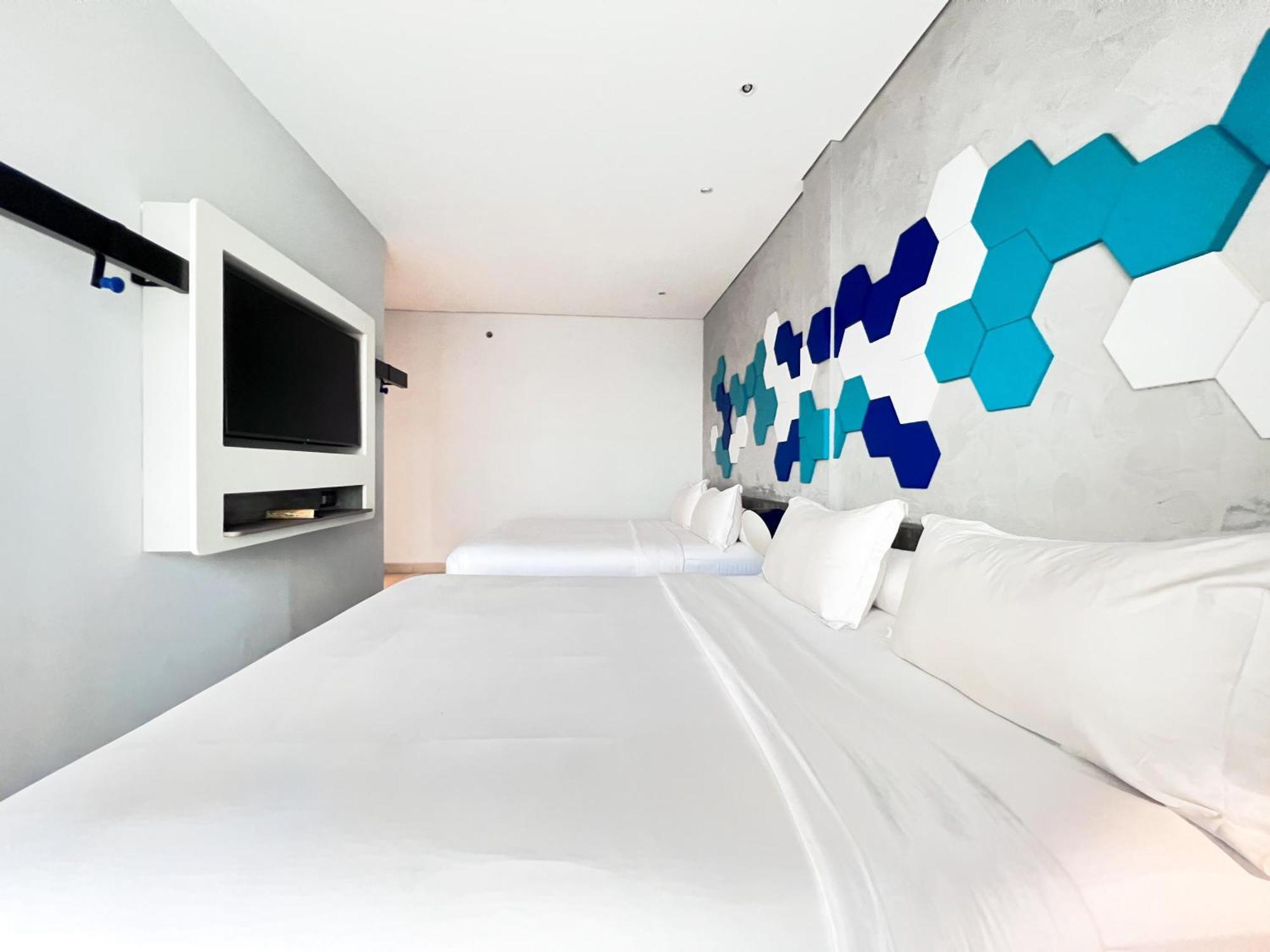 Ibis Styles Batam Nagoya Hotel Exterior photo