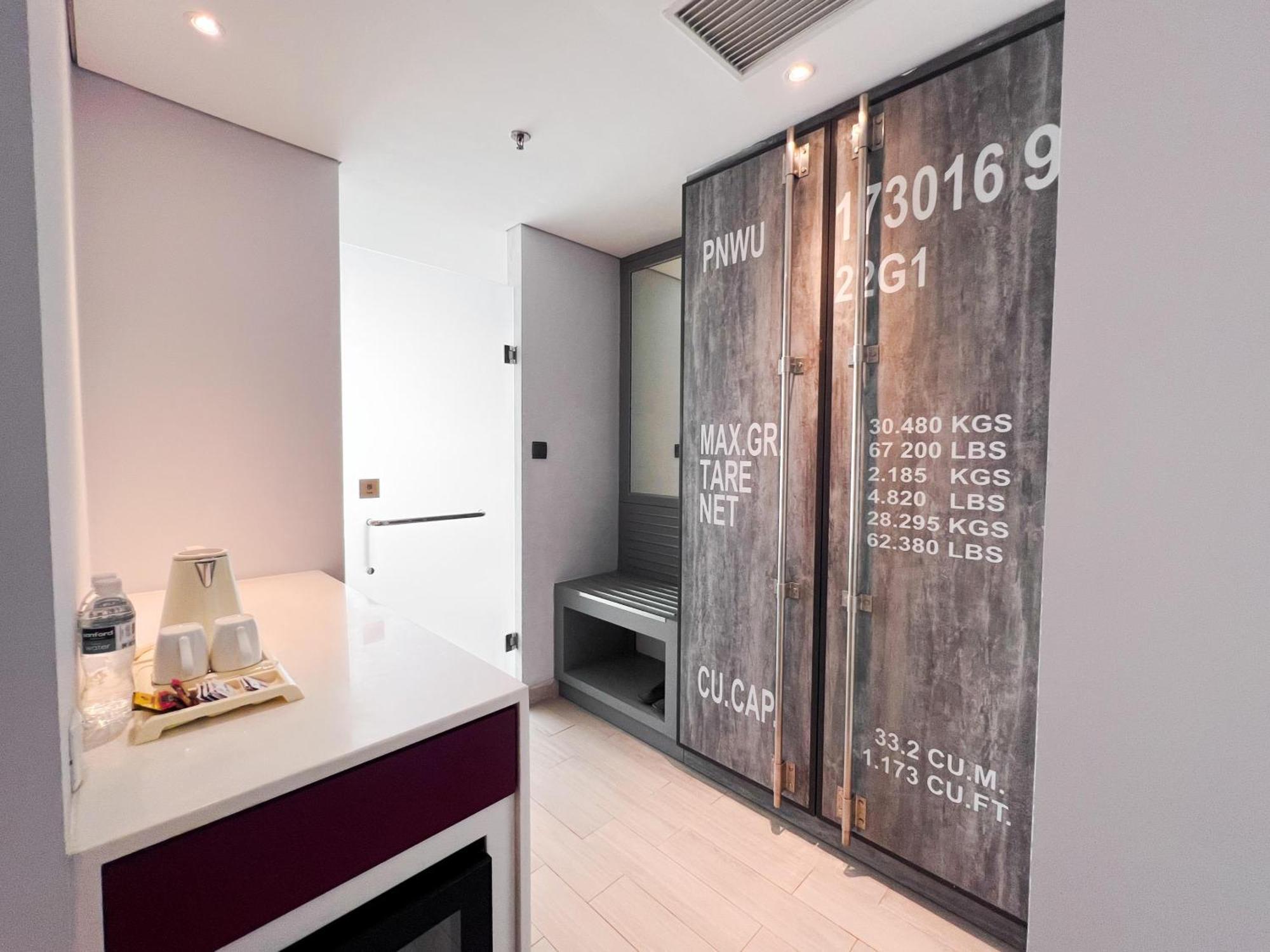 Ibis Styles Batam Nagoya Hotel Exterior photo