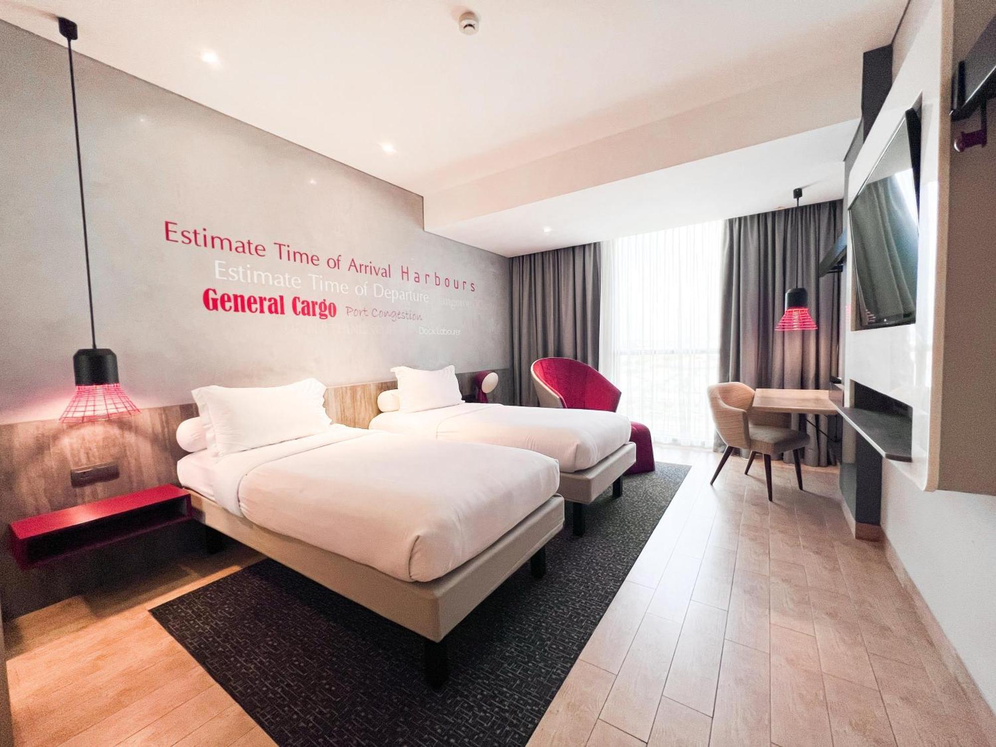 Ibis Styles Batam Nagoya Hotel Exterior photo