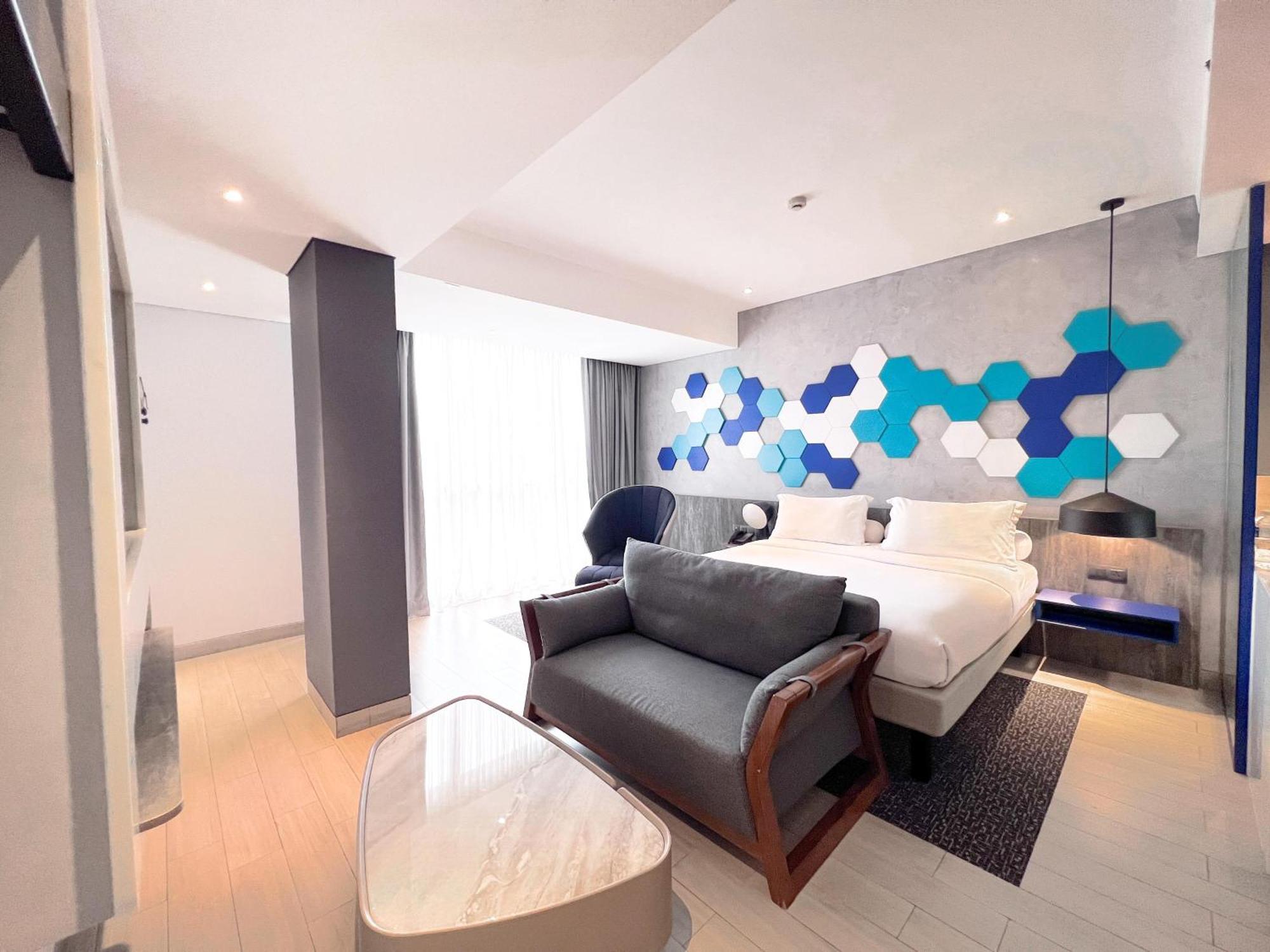 Ibis Styles Batam Nagoya Hotel Exterior photo