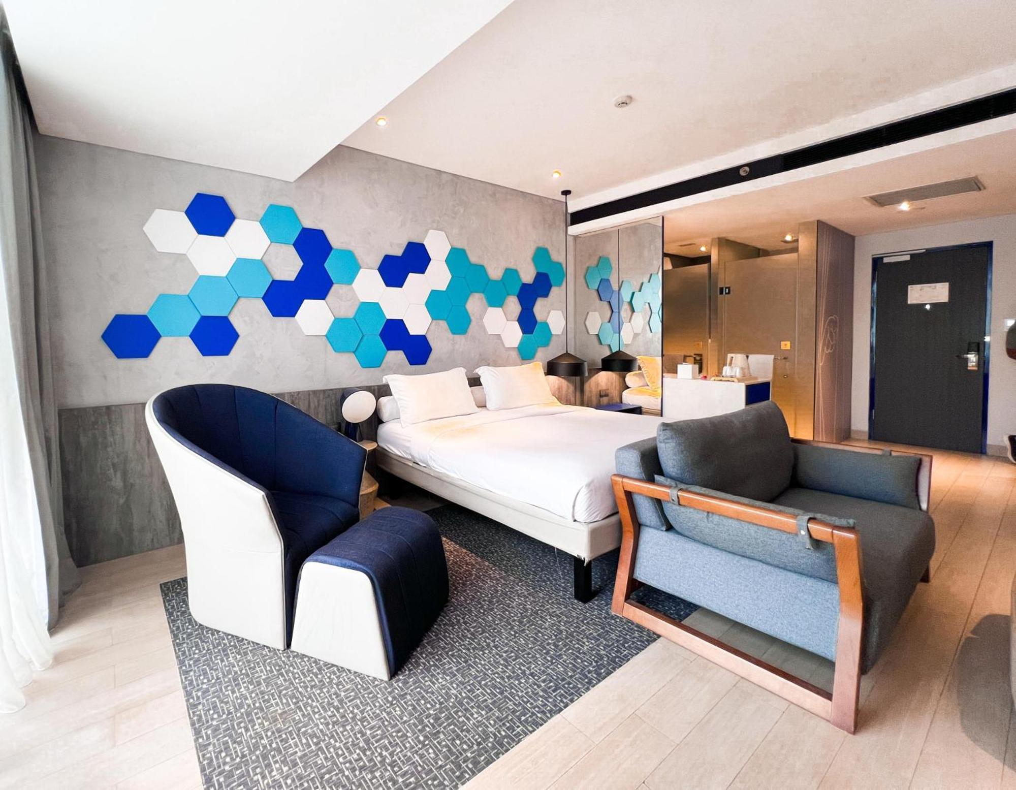 Ibis Styles Batam Nagoya Hotel Exterior photo